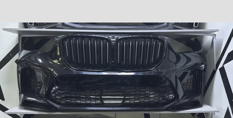 Передний бампер на BMW X5 2020